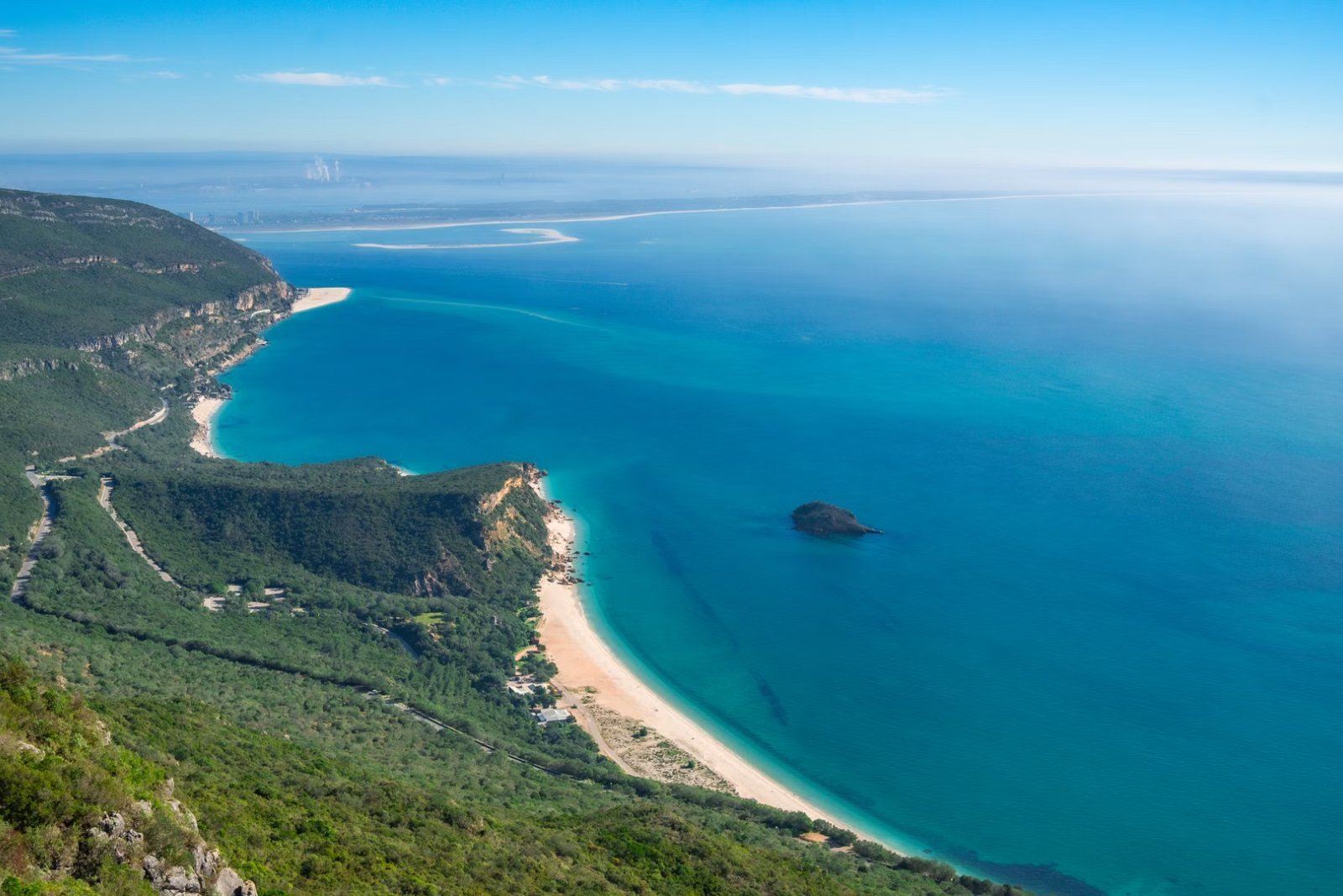 Arrábida Natural Park beaches and clear water on an Arrábida day trip from Lisbon